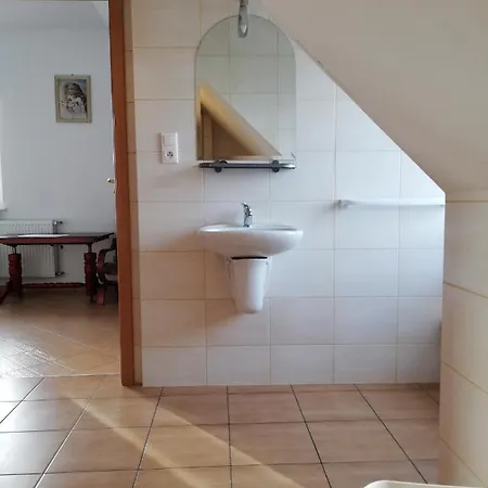 Mewa Проживание в семье Мельно